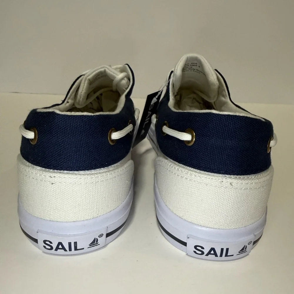 SAIL - Stylish Men's White and Navy Boat Shoes